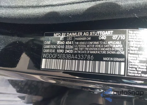 2011 Mercedes-Benz C 300 Luxury/Sport z USA, uszkodzony, nr VIN WDDGF5EB3BA433786